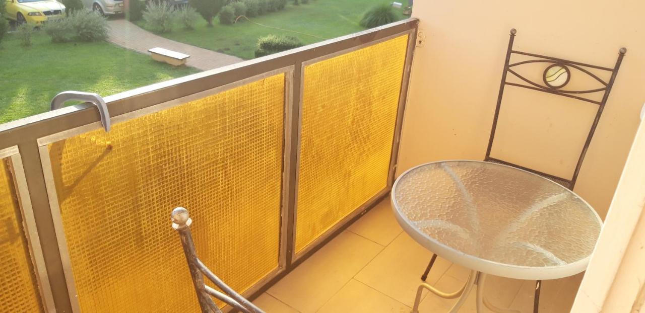 Kr Apartman Сиофок Екстериор снимка