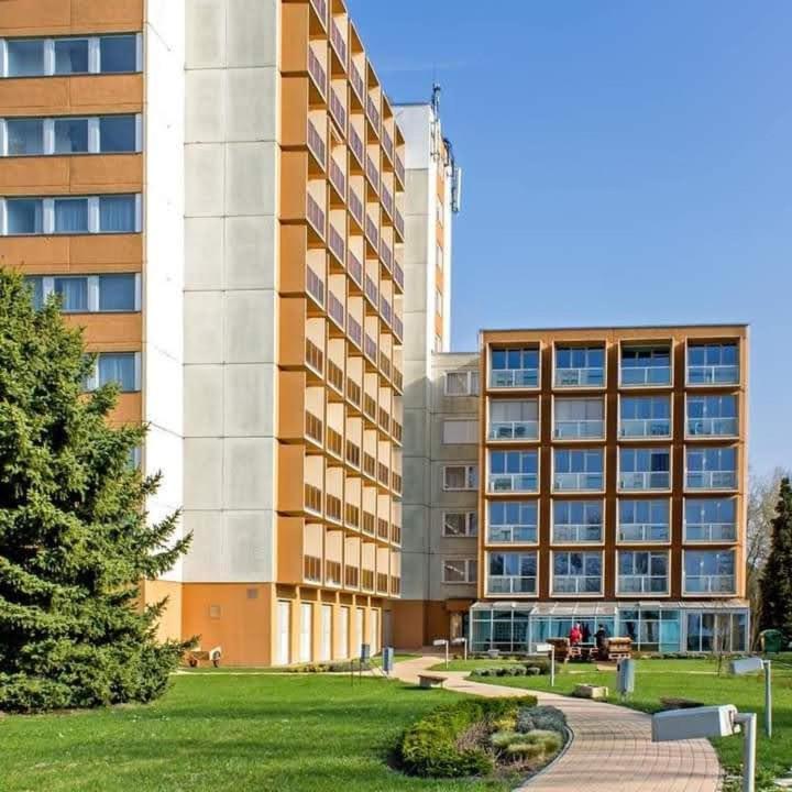 Kr Apartman Сиофок Екстериор снимка