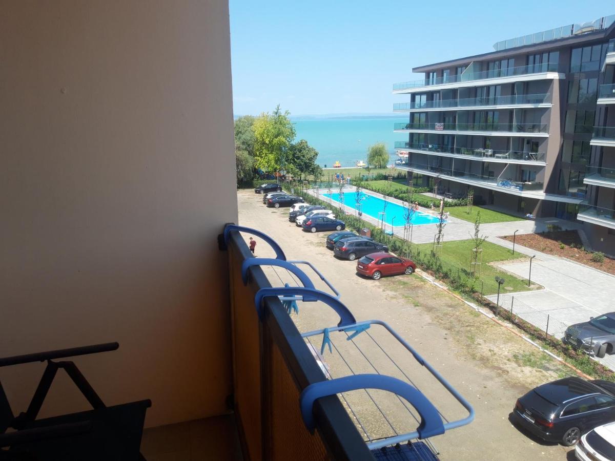 Kr Apartman Сиофок Екстериор снимка